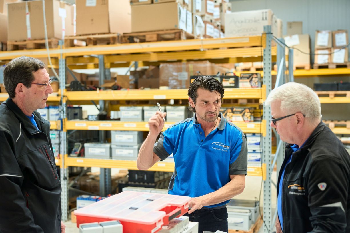 Teambild vor Zentrale